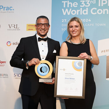 Award-Gewinner lassen sich fotografieren